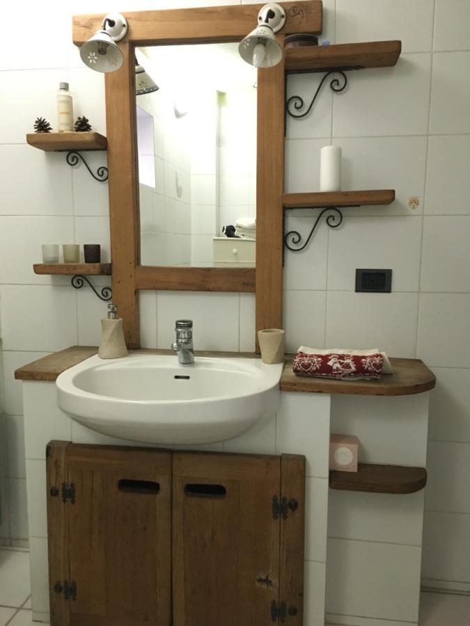 La Casa Del Bosco Apartment อาออสตา ภายนอก รูปภาพ